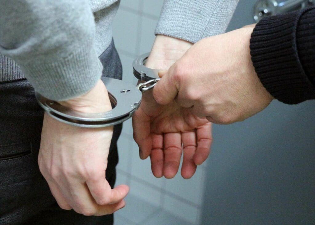State Charges Federal vs State Crimes: Learn The Differences
